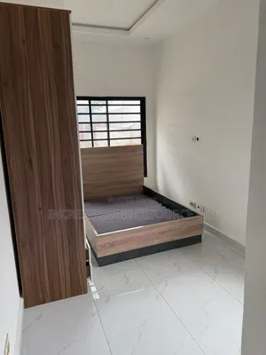 3bdrm Apartment in Ikeja Gra for rent