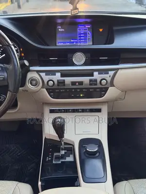 Lexus ES 350 FWD 2013 White
