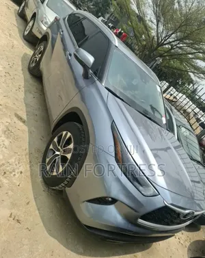 Toyota Highlander 2021 Blue