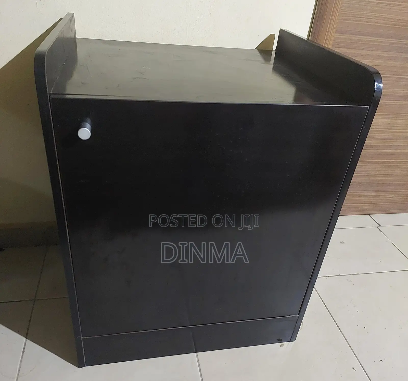 Bedside Cabinet/Nightstand
