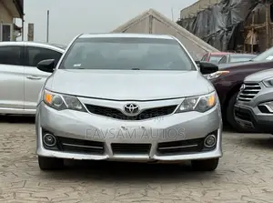 Toyota Camry SE V6 4dr Sedan (3.5L 6cyl 6A) 2012 Silver