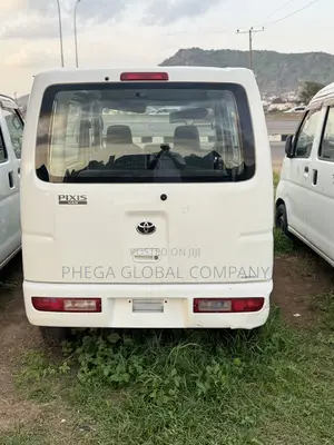 Daihatsu Hijet 2007 White