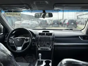 Toyota Camry LE 4dr Sedan (2.5L 4cyl 6A) 2012 White