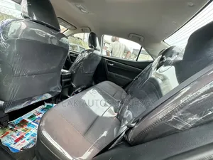 Toyota Corolla 2017 Silver