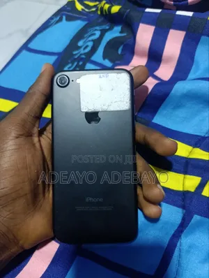 Apple iPhone 7 32 GB Black