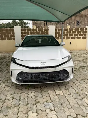 New Toyota Camry LE 2025 White