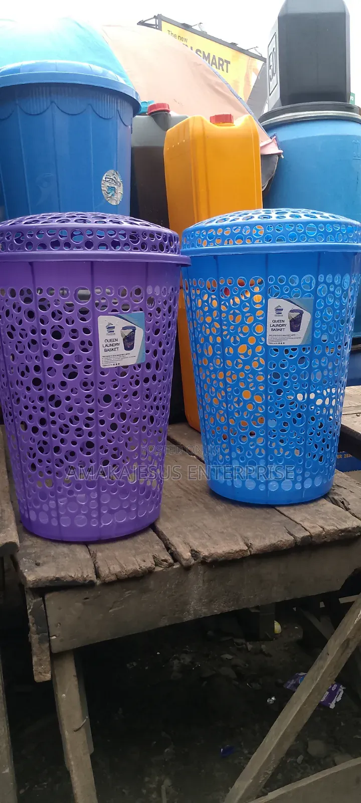 Laundry Basket With Cover