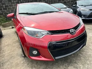 Toyota Corolla 2015 Red