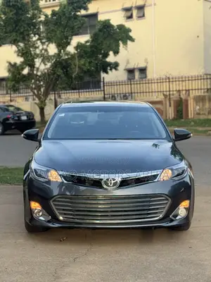 Toyota Avalon XLE 4dr Sedan (3.5L 6cyl 6A) 2014 Gray