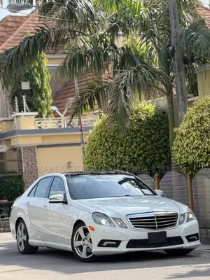 Mercedes-Benz E350 Base 4Matic Sedan AWD (3.5L 6cyl 7A) 2010 White