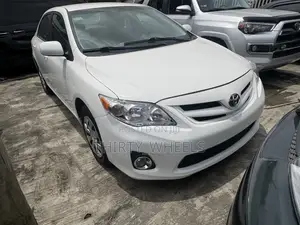 Toyota Corolla 2011 White