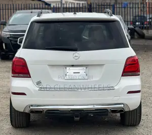 Mercedes-Benz GLK-Class Base GLK 350 4dr AWD 4MATIC (3.5L 6cyl 7A) 2015