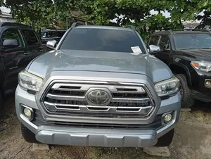 Toyota Tacoma 2020 Silver