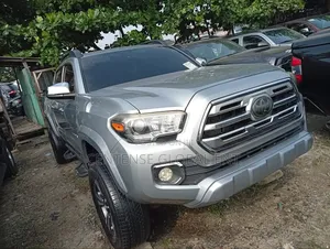 Toyota Tacoma 2020 Silver