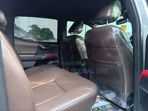 Toyota Tacoma 2020 Silver