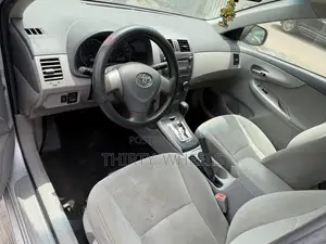Toyota Corolla 2010 Silver