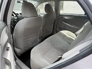 Toyota Corolla 2010 Silver
