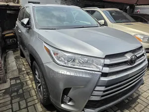 Toyota Highlander 2018 Silver