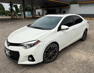 Toyota Corolla S 4dr Sedan (1.8L 4cyl CVT) 2014 White