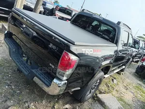 Toyota Tacoma 2017 Black