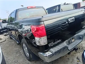 Toyota Tundra 2010 Black