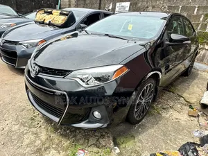 Toyota Corolla 2015 Black