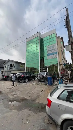 4 Storey Building Commercial Complex