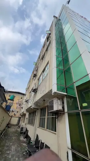 4 Storey Building Commercial Complex