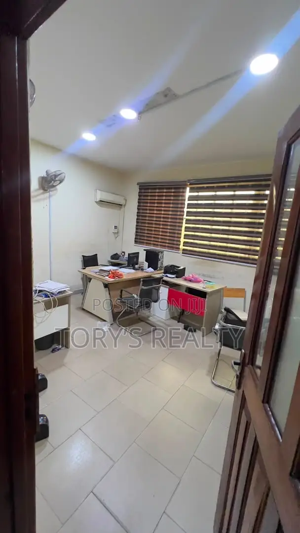 4 Storey Building Commercial Complex