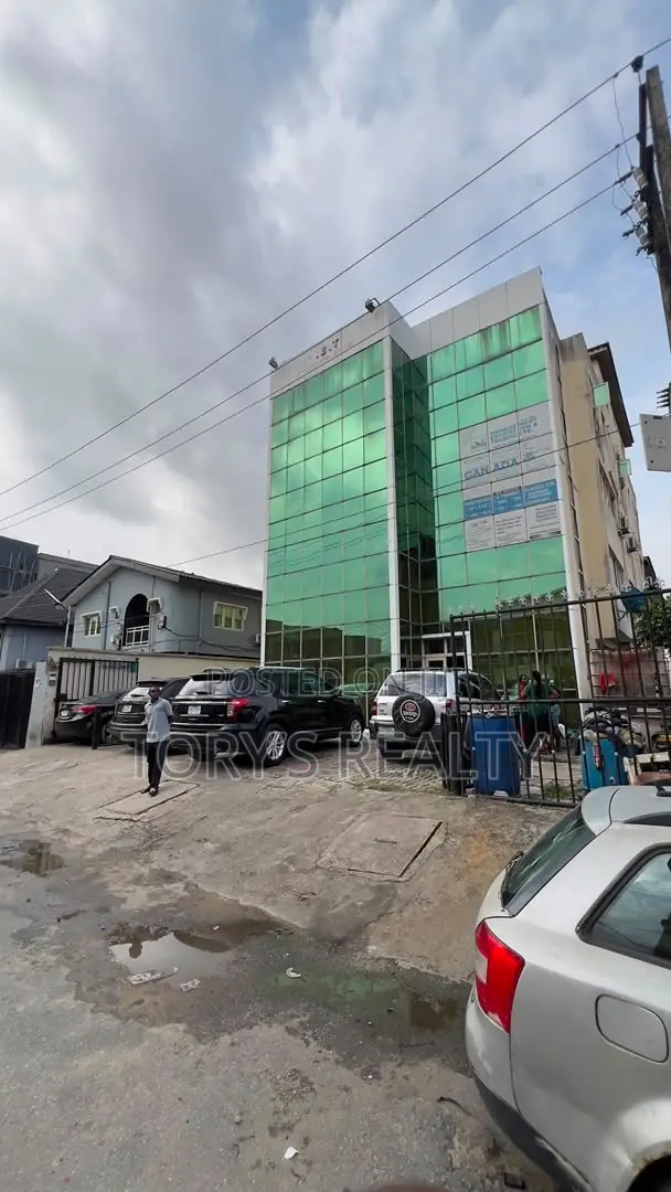 4 Storey Building Commercial Complex