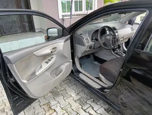 Toyota Corolla 2010 Black
