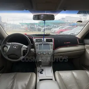Toyota Camry XLE 4dr Sedan (2.4 4cyl 5A) 2008 Gold