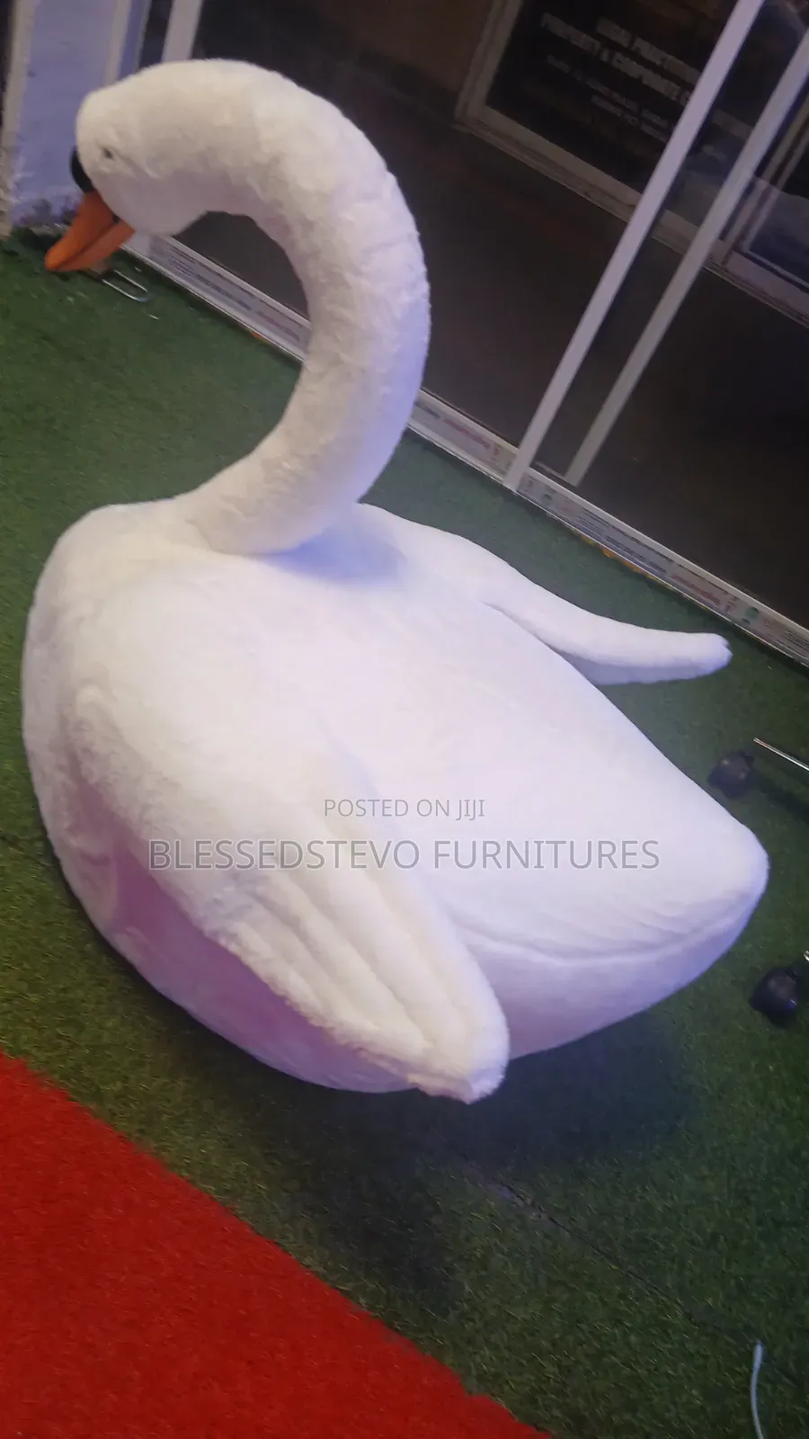Single Smooth Lovely Chair White