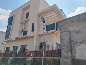 6bdrm Duplex in Back Of Apo, Guzape District for sale