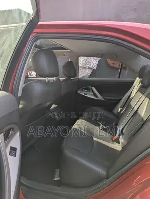 Toyota Camry SE 4dr Sedan (2.5L 4cyl 6A) 2011 Red