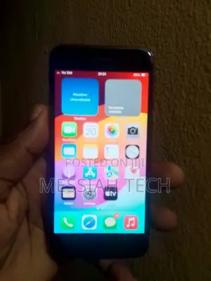 Apple iPhone SE 64 GB Red