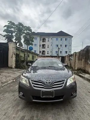 Toyota Camry LE 4dr Sedan (2.4L 4cyl 5A) 2009 Gray