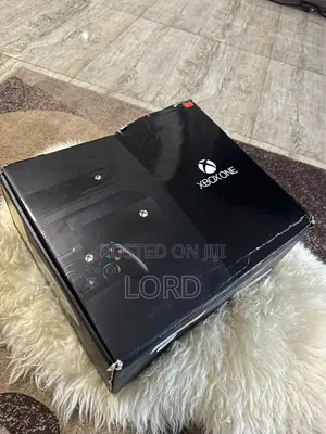 Xbox One 500GB + Kinect + Original Box - Excellent Condition