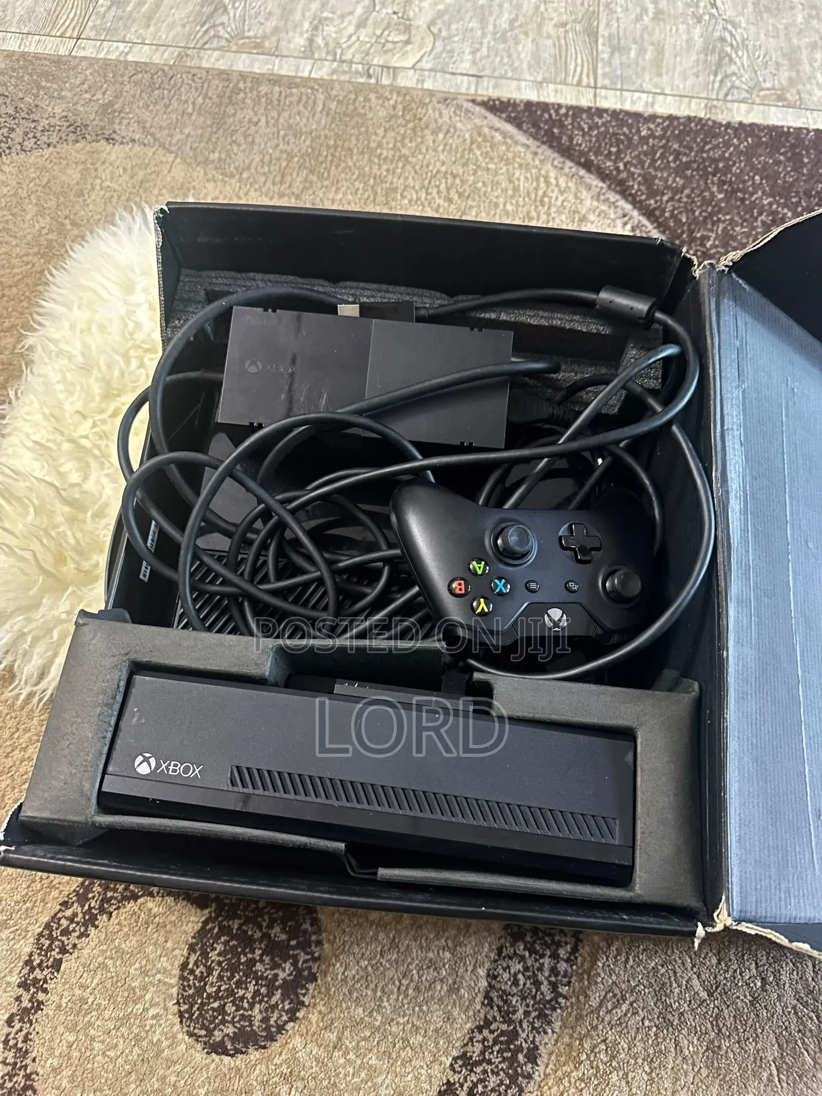 Xbox One 500GB + Kinect + Original Box - Excellent Condition