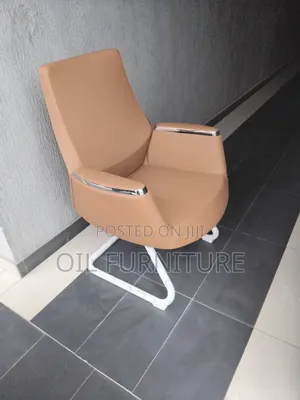 Luxury Cantilever Office Visitor Chair / Conference Room Chair
