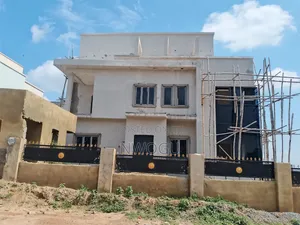 6bdrm Duplex in Guzape District for sale