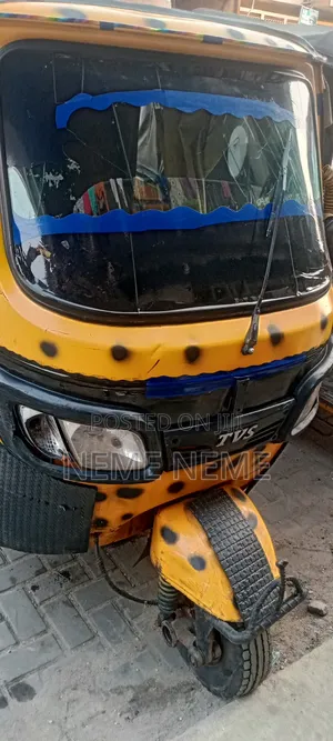 TVS King Cargo 2005 Yellow