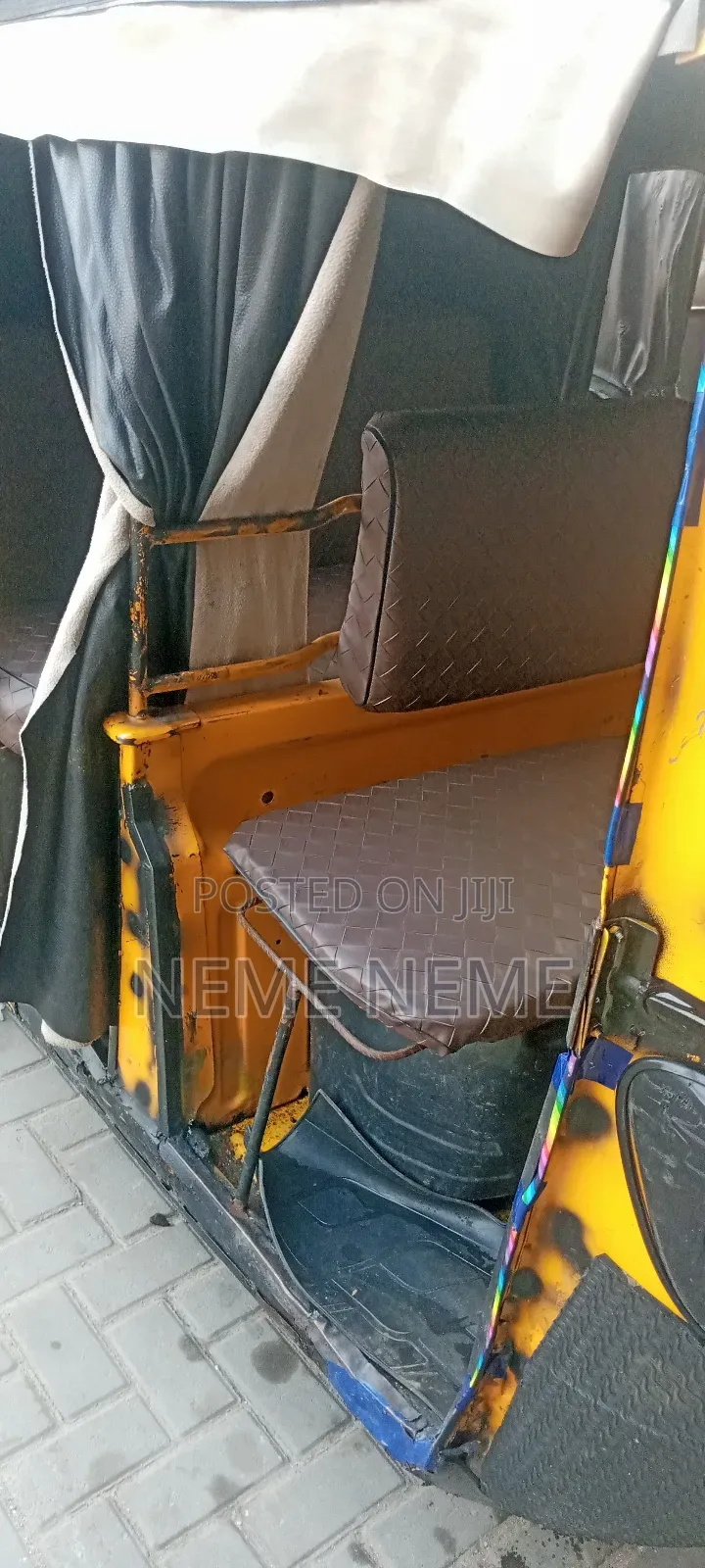 TVS King Cargo 2005 Yellow