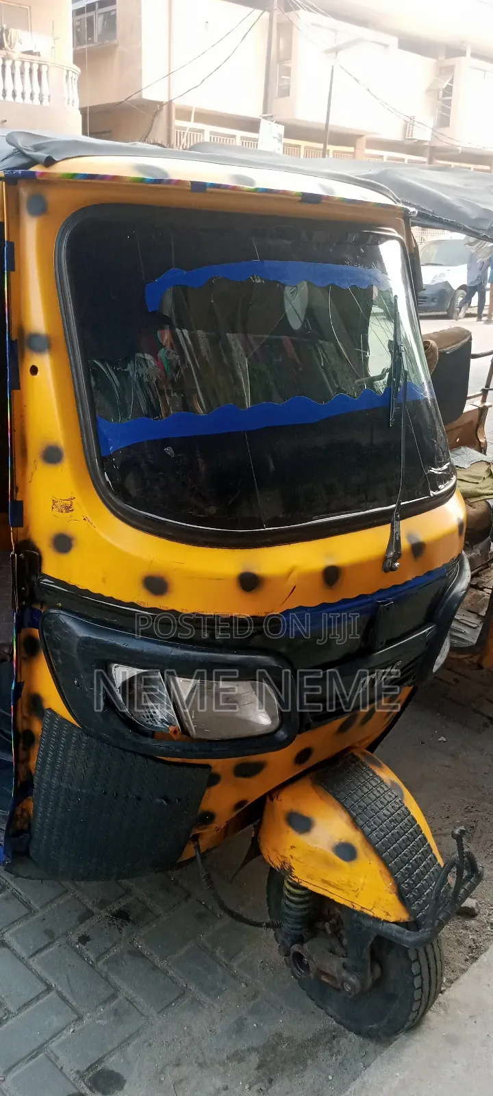 TVS King Cargo 2005 Yellow
