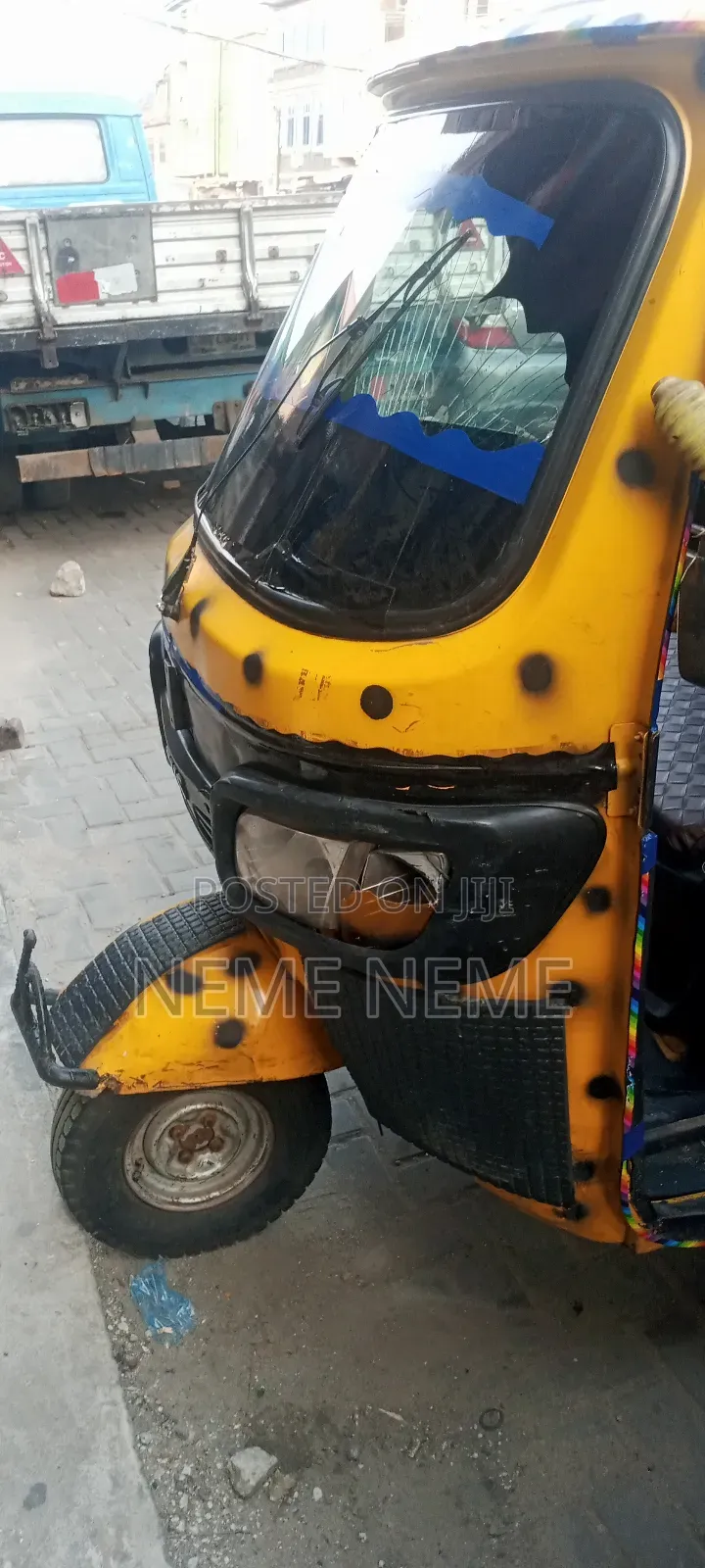 TVS King Cargo 2005 Yellow