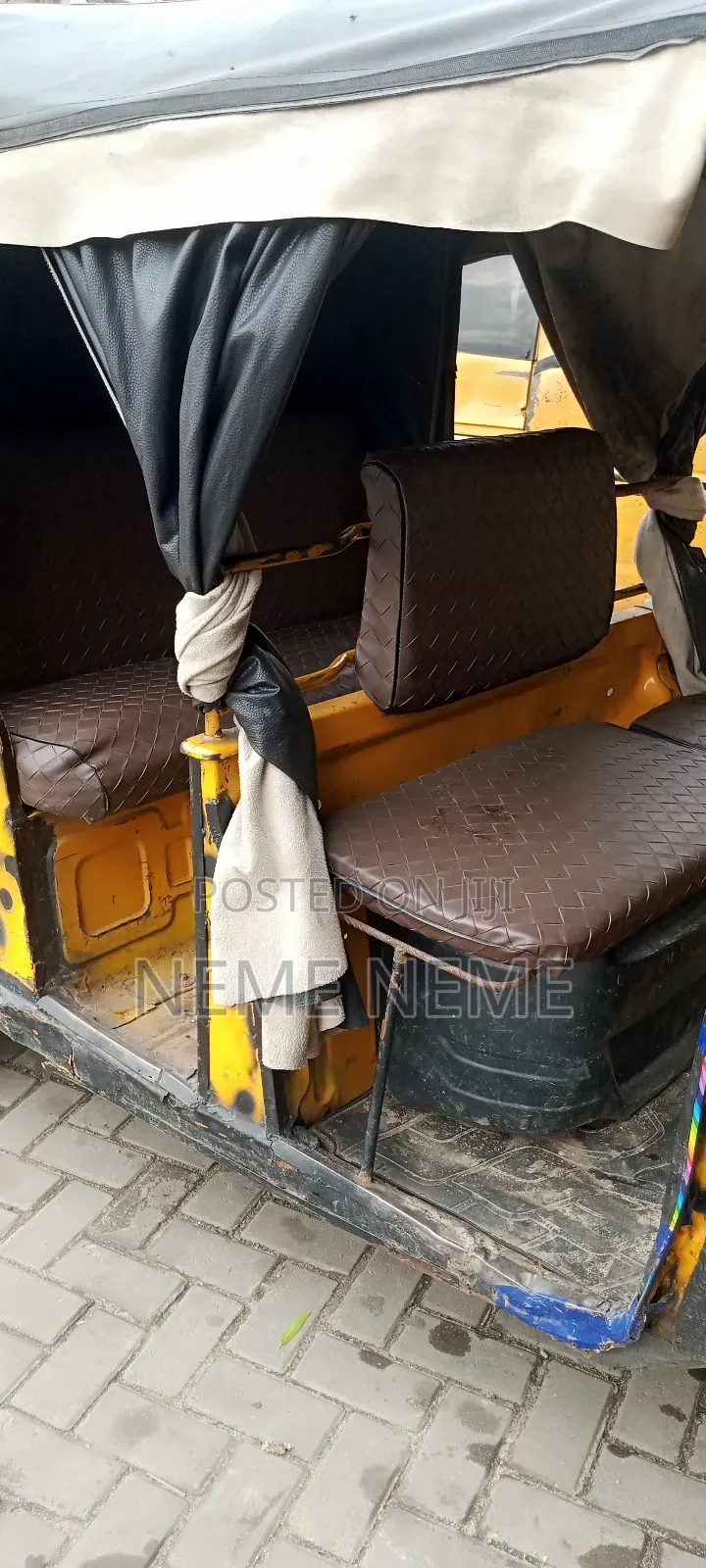 TVS King Cargo 2005 Yellow