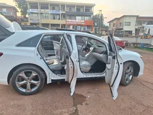 Toyota Venza Limited 2011 White