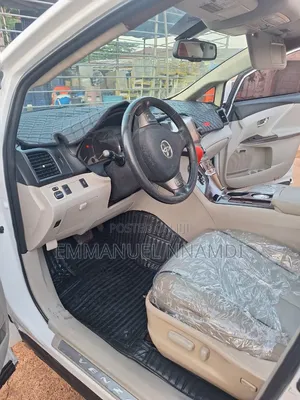 Toyota Venza Limited 2011 White