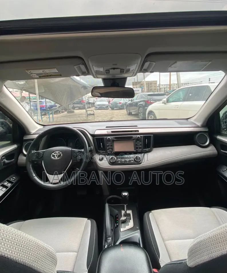 Toyota RAV4 2018 Red