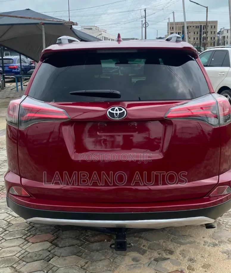 Toyota RAV4 2018 Red